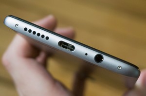 Google giải thích lý do loại bỏ giắc cắm phone 3,5mm trên bộ đôi Pixel 2